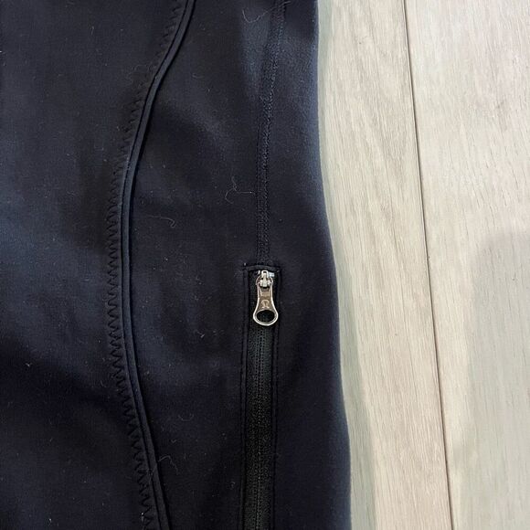 Lululemon women’s jacket size 4 - Picture 7 of 7